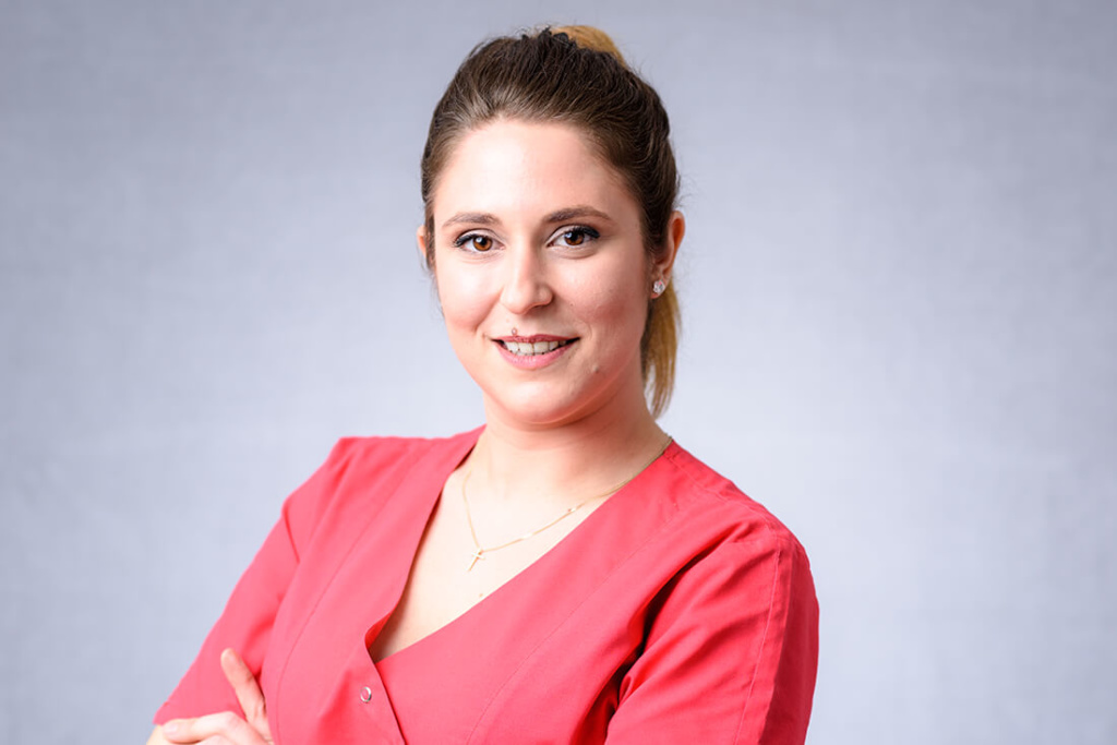 MKG – Zahnarzt Bietigheim-Bissingen – Team – Christina MKG - Zahnarzt Bietigheim-Bissingen - Team - Christina